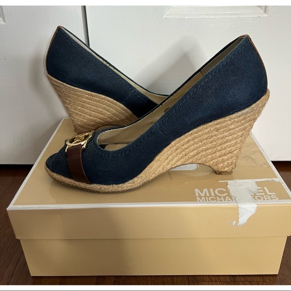 Size 7 Michael Kors Wedges - Picture 2 of 6